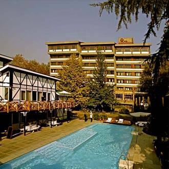 Hotel Broadway Сринагар Экстерьер фото