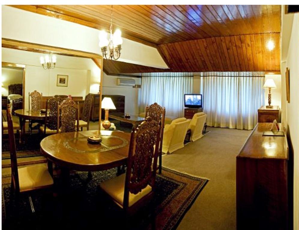 Hotel Broadway Сринагар Экстерьер фото